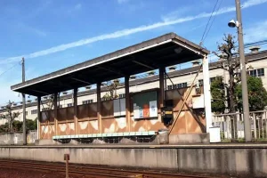 三菱自工前駅